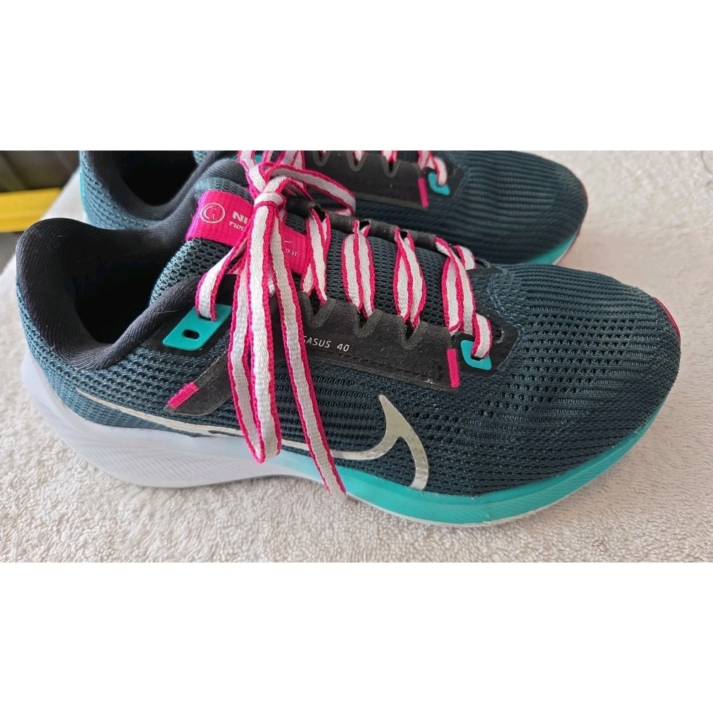 Size 6- Nike Air Zoom Pegasus 40 Deep Jungle W Sneakers